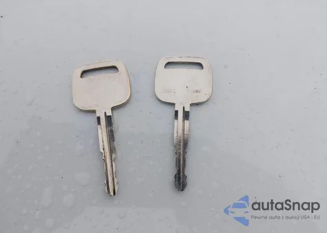 2003 Toyota Camry Le из США, поврежденный, VIN 4T1BE32K83U693970